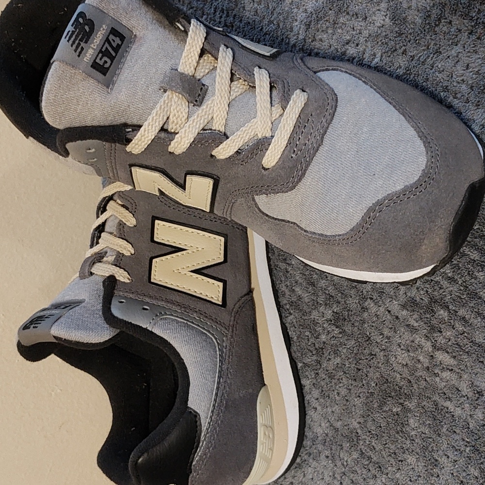 New Balance Men's Gray Sneakers - Picture 2 of 6